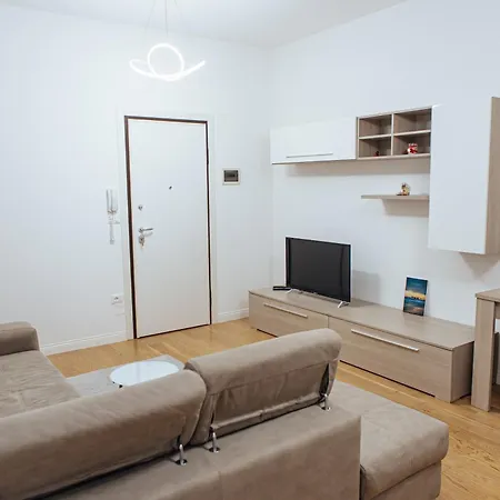 Chic Piave - Elegant Center Apartment